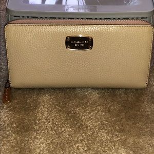 Michael Kors Large Continental Wallet